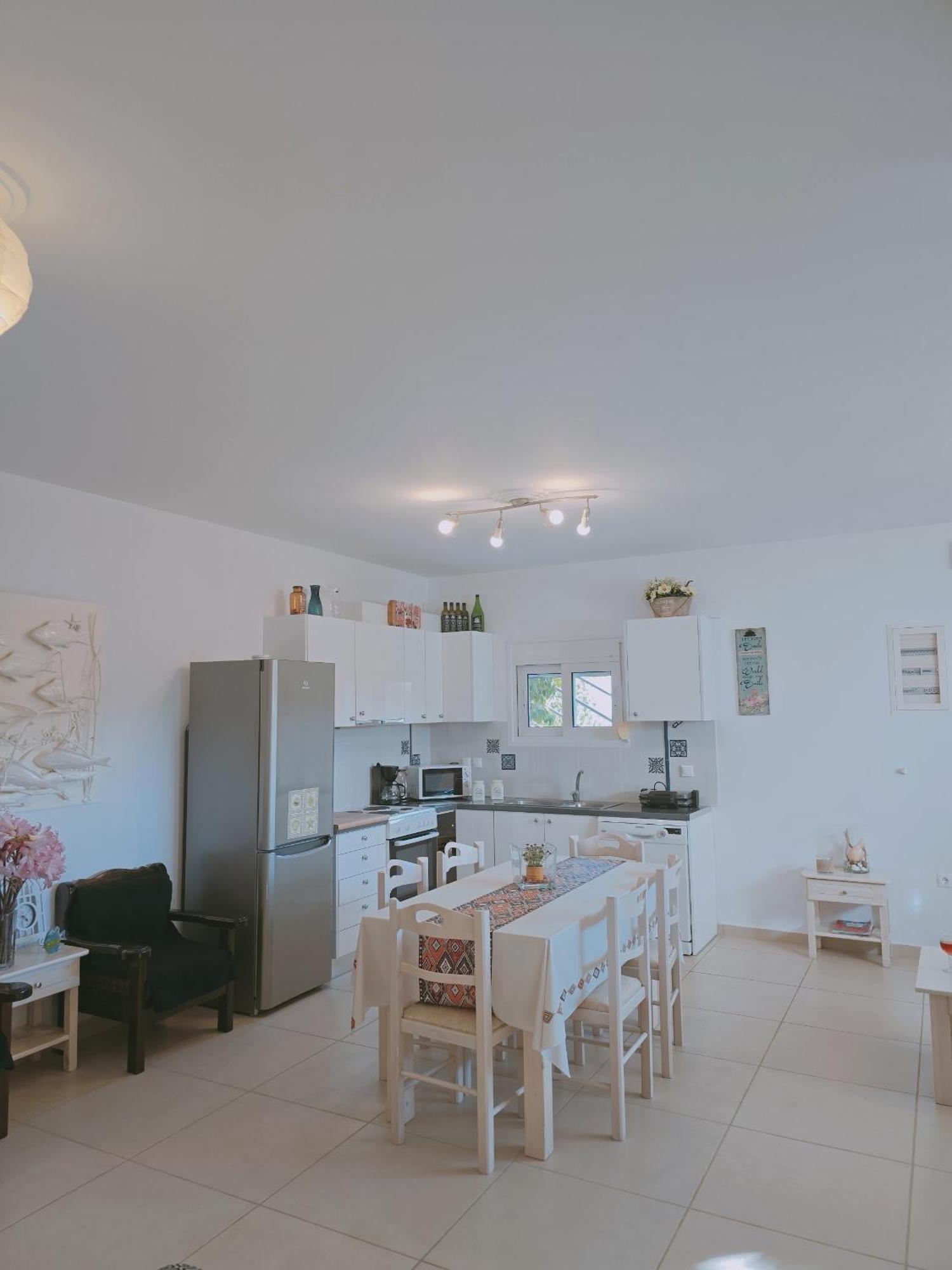 Lakithra Apartments Bagian luar foto