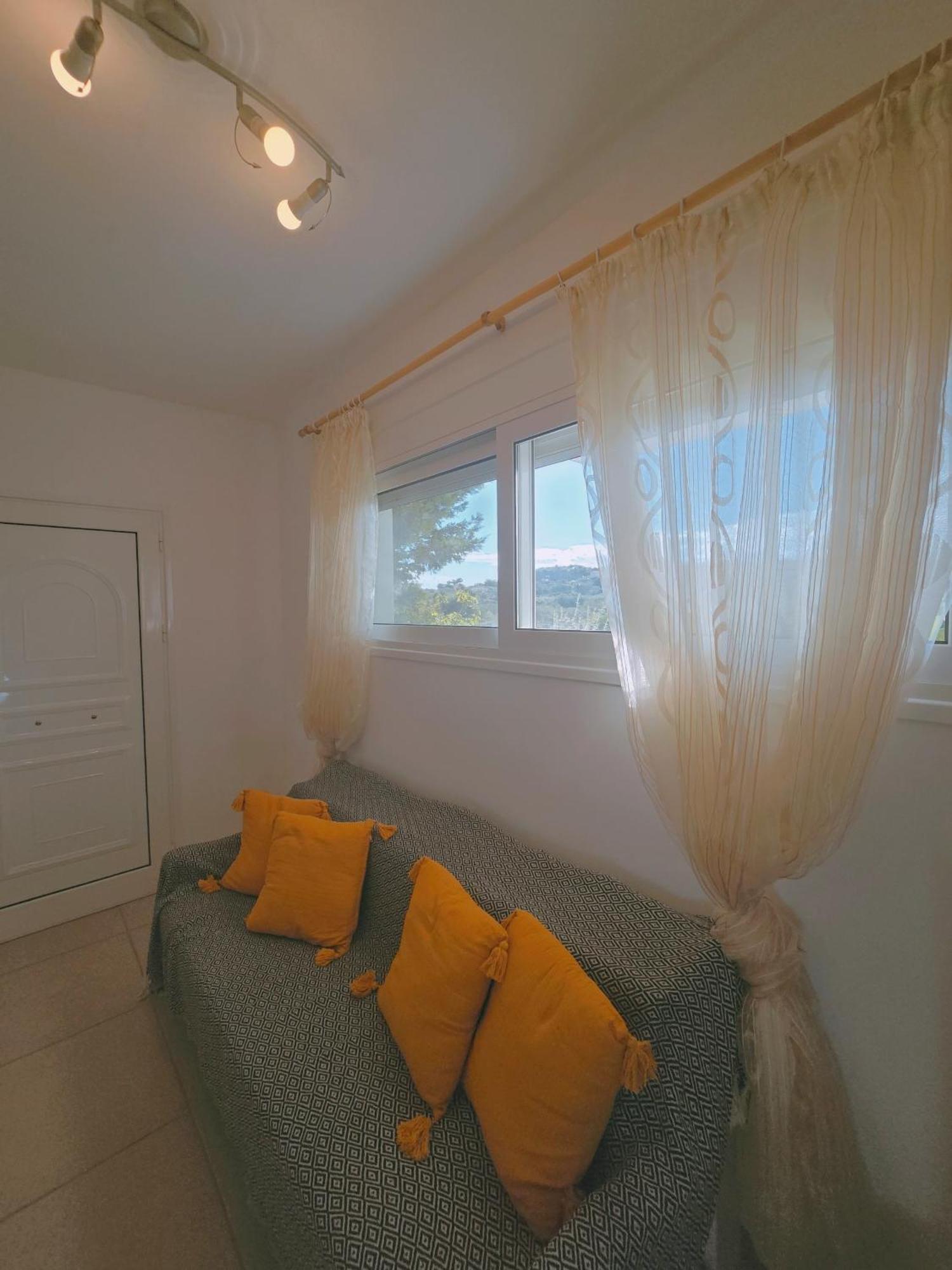Lakithra Apartments Bagian luar foto