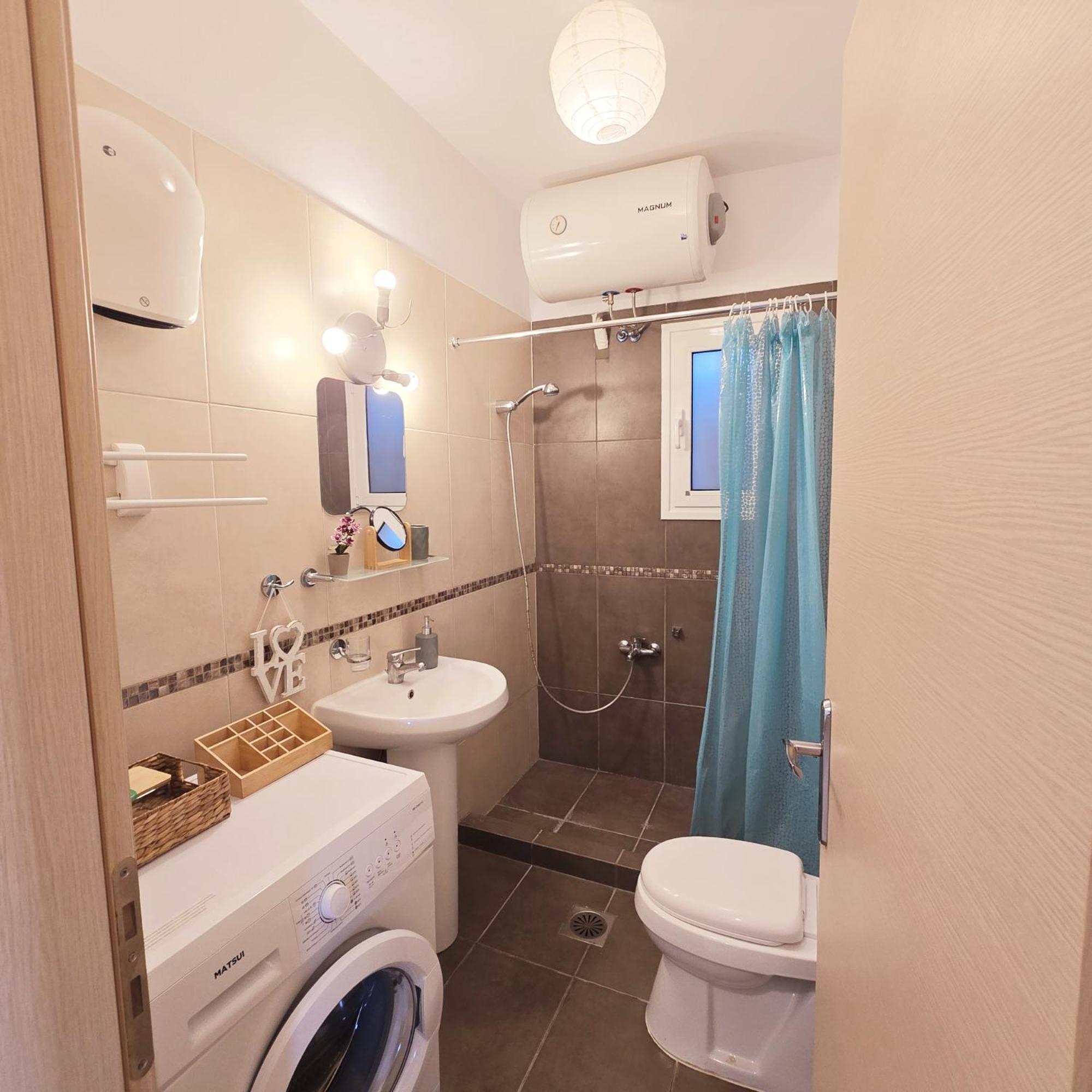 Lakithra Apartments Bagian luar foto