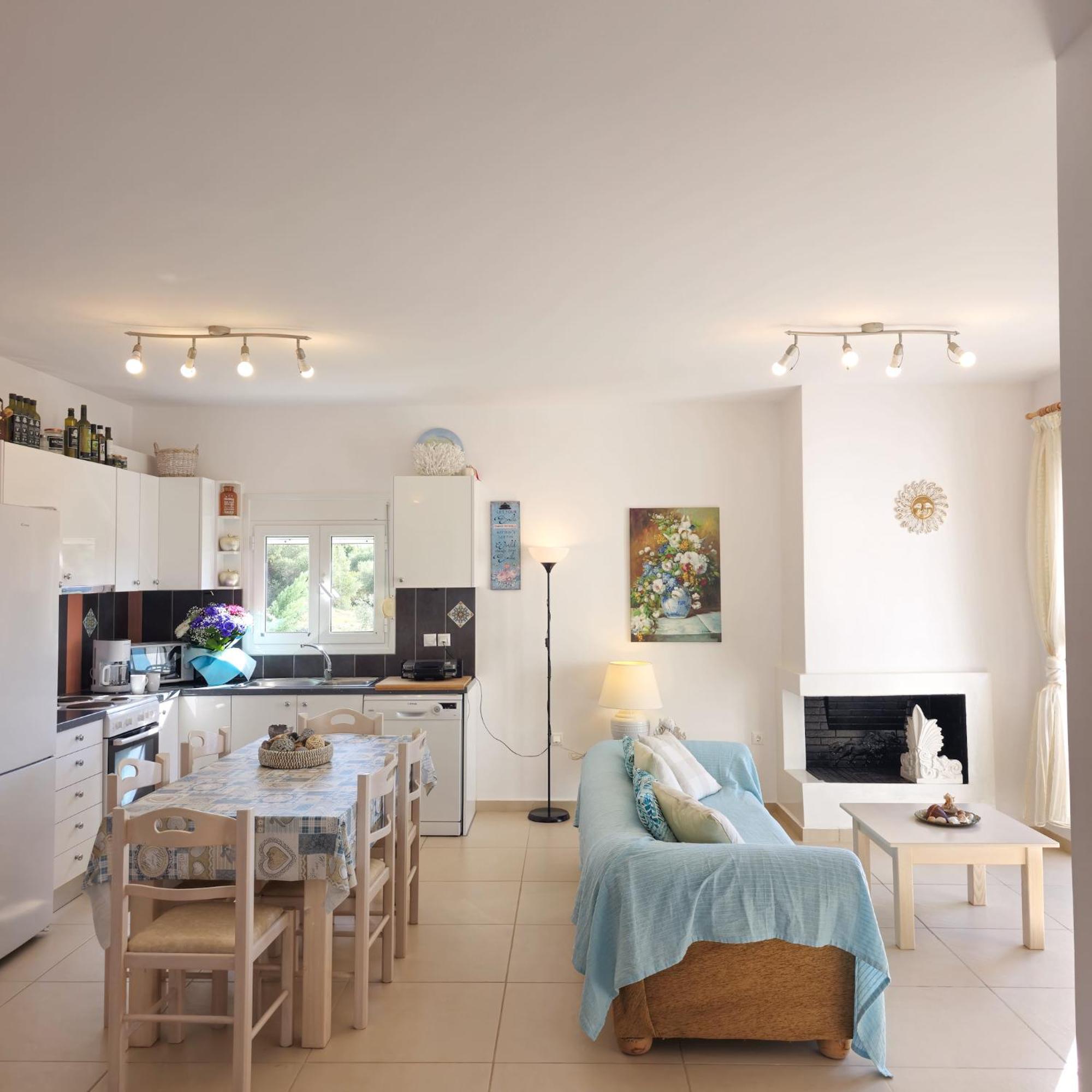 Lakithra Apartments Bagian luar foto